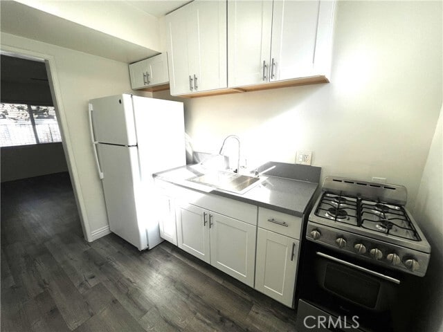 Building Photo - 12926 Doty Ave