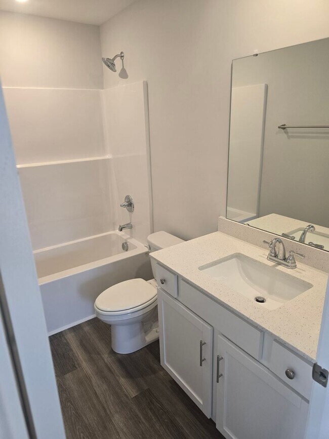 Building Photo - Just Built 3 bed 2.5 bath house in Pinecrest Subdivision