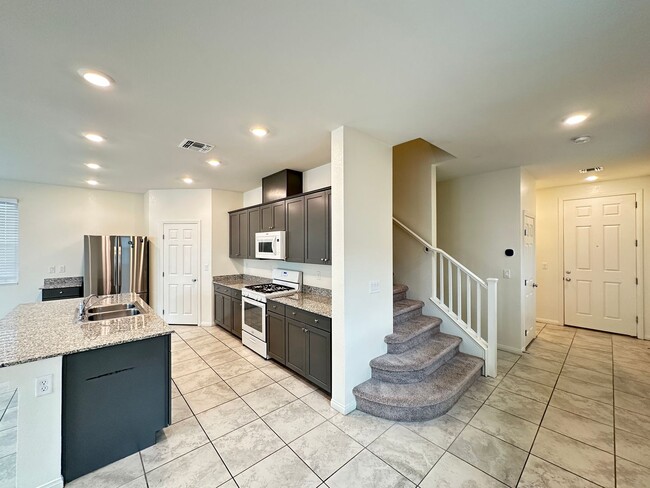 Building Photo - Tarim