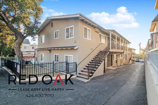 Building Photo - 10133 Pinewood Ave