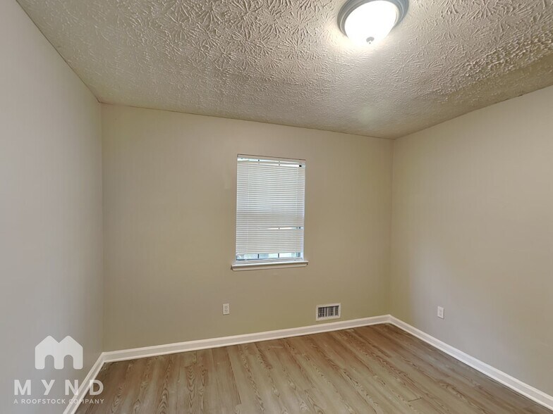 Building Photo - 314 Laurel Ln