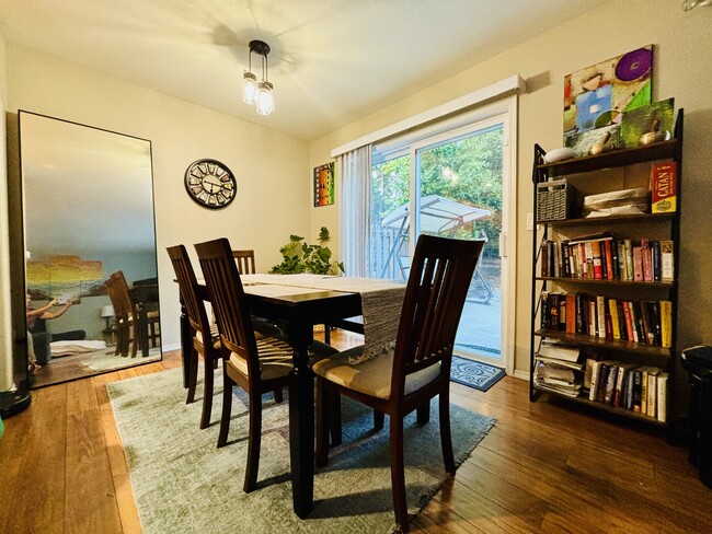 Building Photo - 6444 NW Starflower Dr
