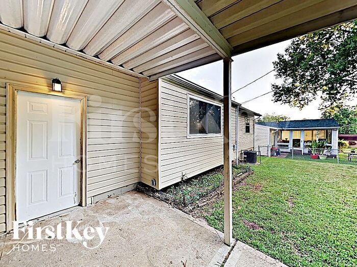 Building Photo - 1559 Florida Dr