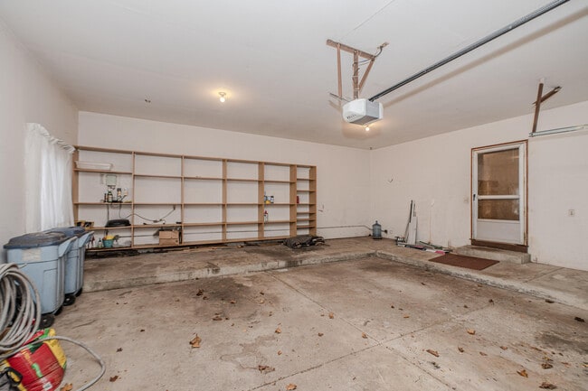 Building Photo - 22745 Wrexford Dr