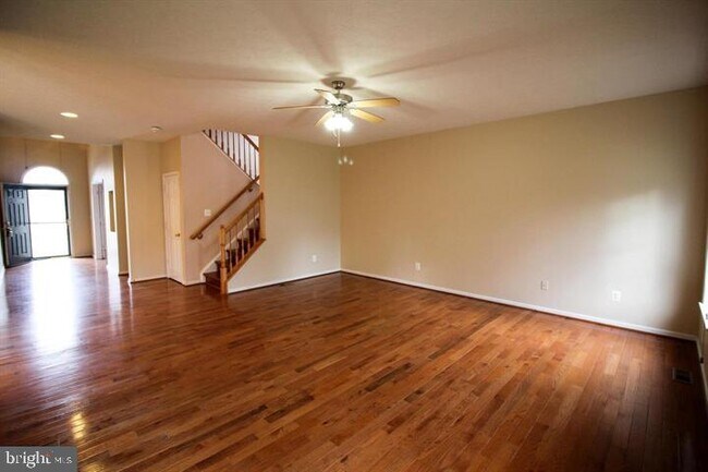 Building Photo - 35382 Gosling Ln
