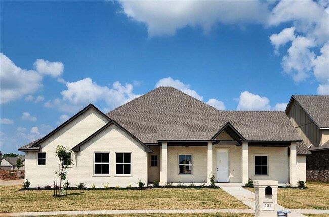 Primary Photo - 101 Tralee Ln