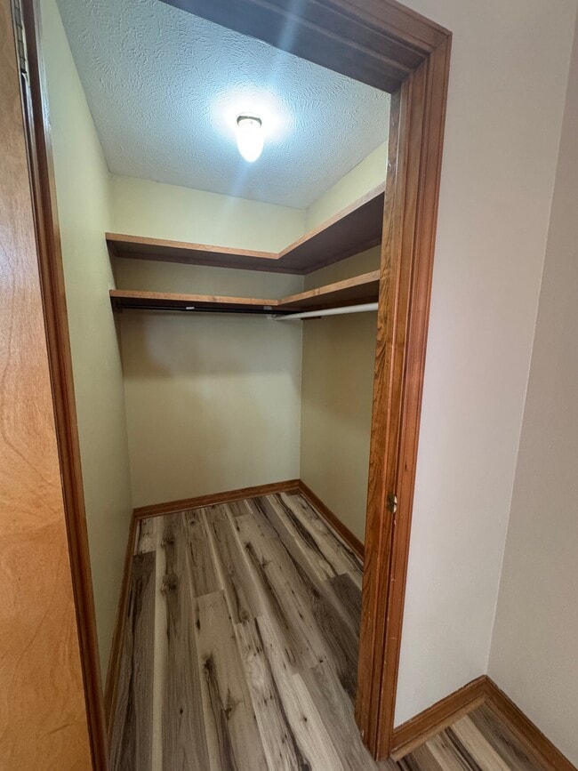 Building Photo - 2621 Oak Meadow Pl