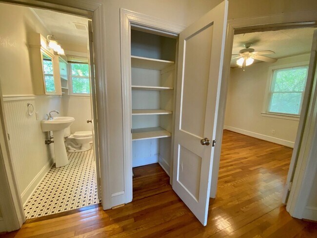 Building Photo - 109 Kreswell Cir
