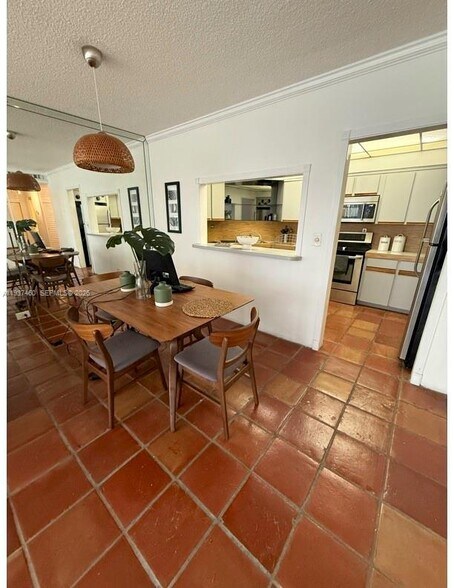 Building Photo - 1408 Brickell Bay Dr