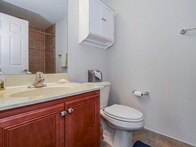 Building Photo - 5520 45th Ave