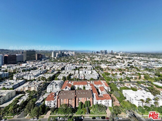 Building Photo - 1440 Veteran Ave