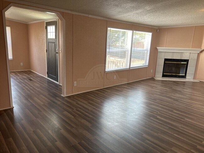 Building Photo - 5013 Tiffany Cir