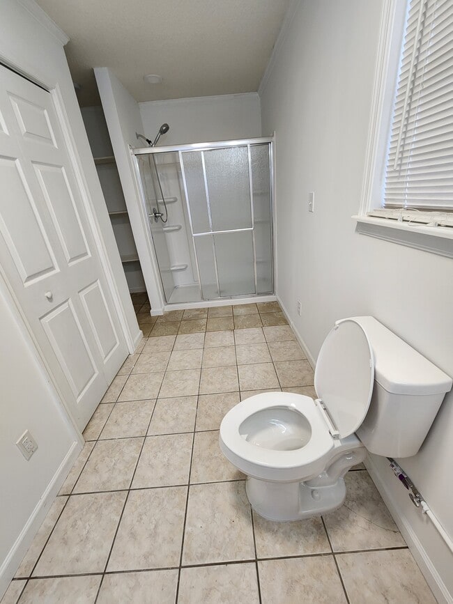 Building Photo - 2000 Oxnard Rd