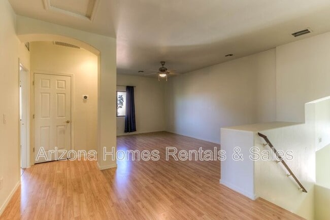 Building Photo - 6413 S Woodland Hills Dr