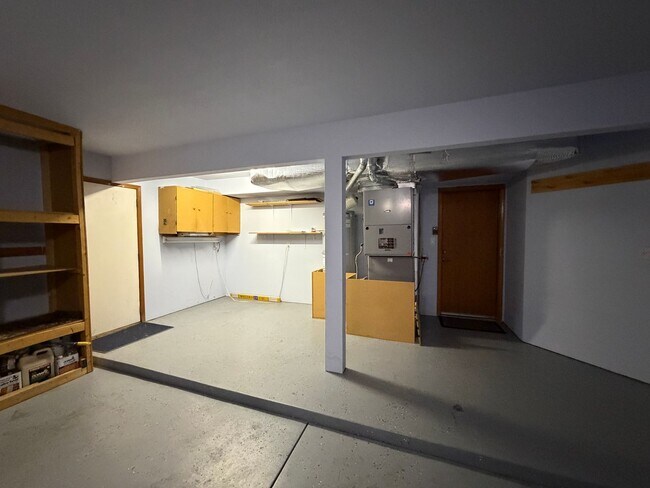 Building Photo - 9600 Allande Rd NE