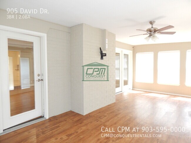 Building Photo - 905 David Dr