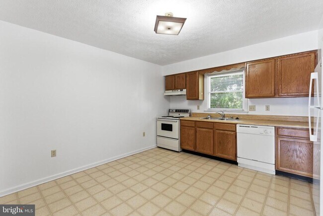 Building Photo - 830 Locust St