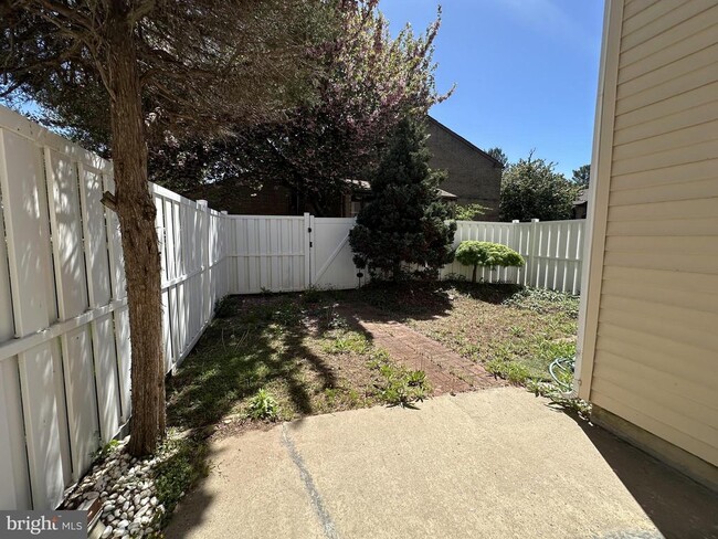 Building Photo - 211 Nathan Dr