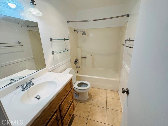 Building Photo - 901 Golden Springs Dr