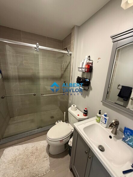 Building Photo - 71 Hillside St