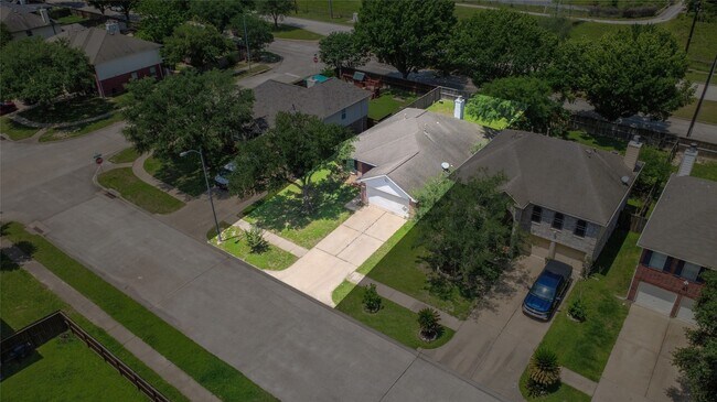 Building Photo - 16134 Coleburn Dr