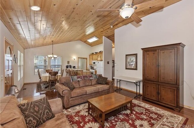 Building Photo - 1165 Saturn Way