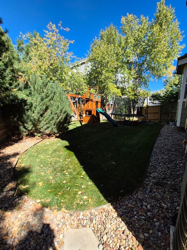 Building Photo - 11049 Meadowvale Cir