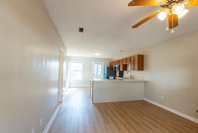 Building Photo - 225 Springfield Cir