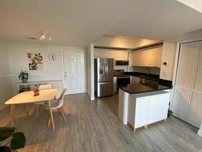 Building Photo - 3500 Coral Wy