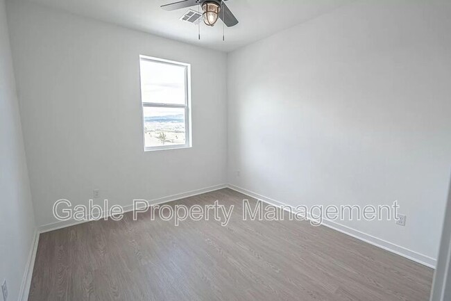 Building Photo - 28818 1/2 Saddle Cir