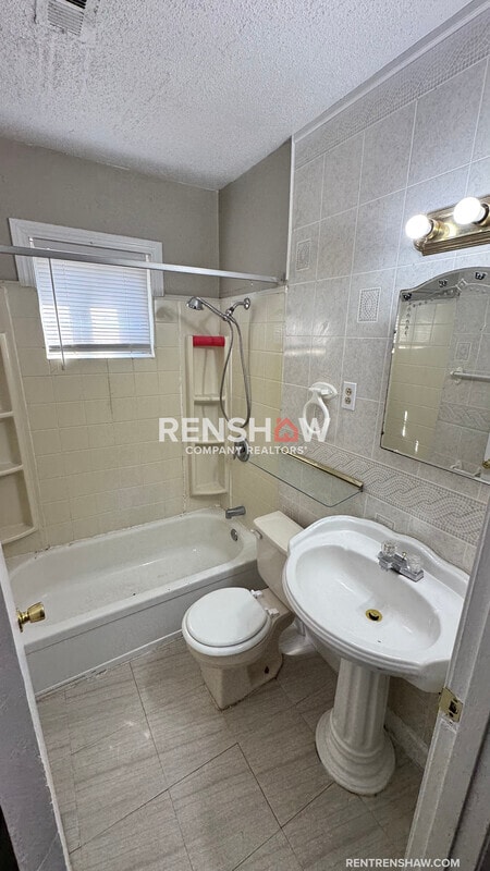 Building Photo - 992 Wrenwood St