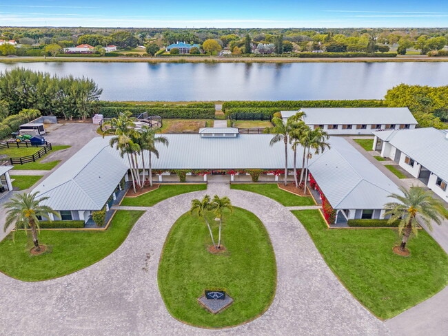 Building Photo - 13155 Southfields Rd