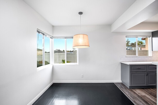 Dining Area - 618 Grand E Ave