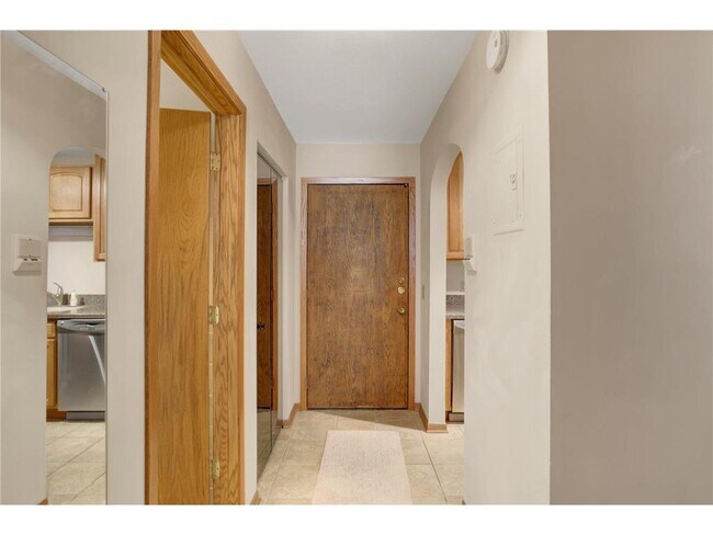 Building Photo - 7300 York Ave S