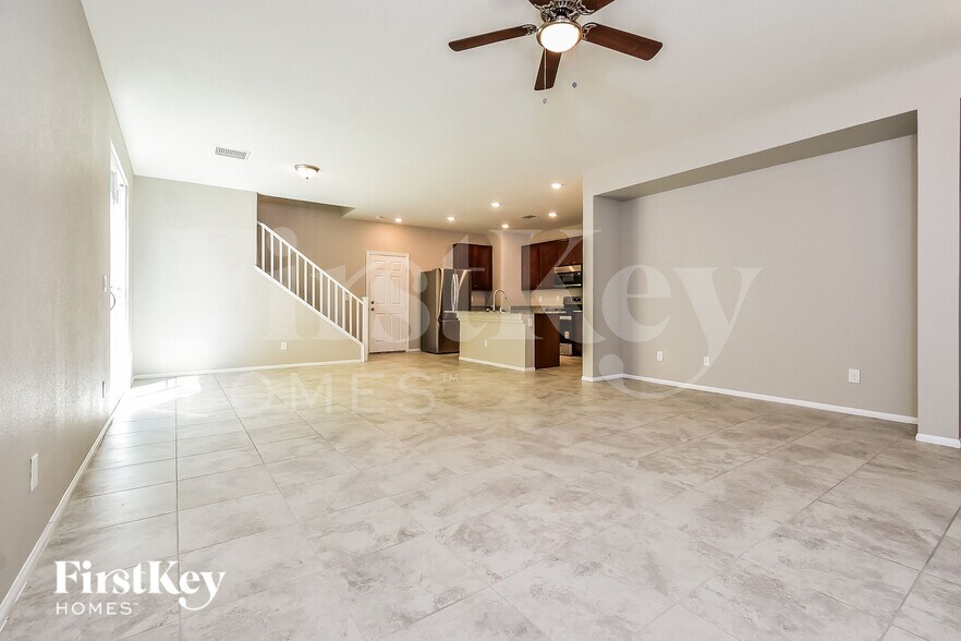 Building Photo - 1106 E Dorrell Ln