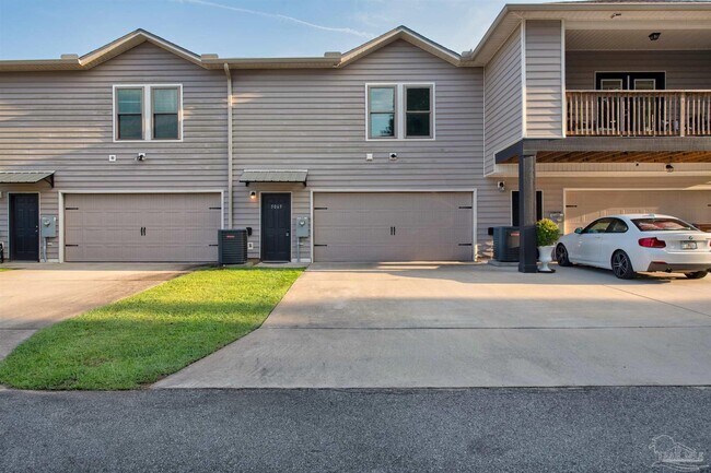 Building Photo - 5069 Peach Dr