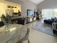 Building Photo - 9711 Fontainebleau Blvd