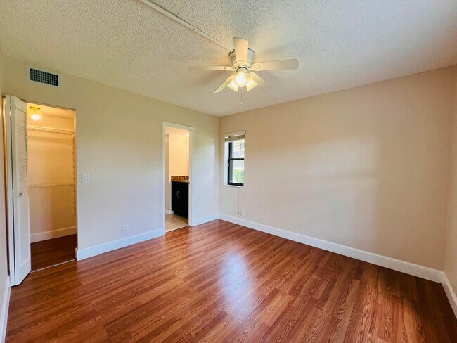 Building Photo - 21890 Lake Forest Cir