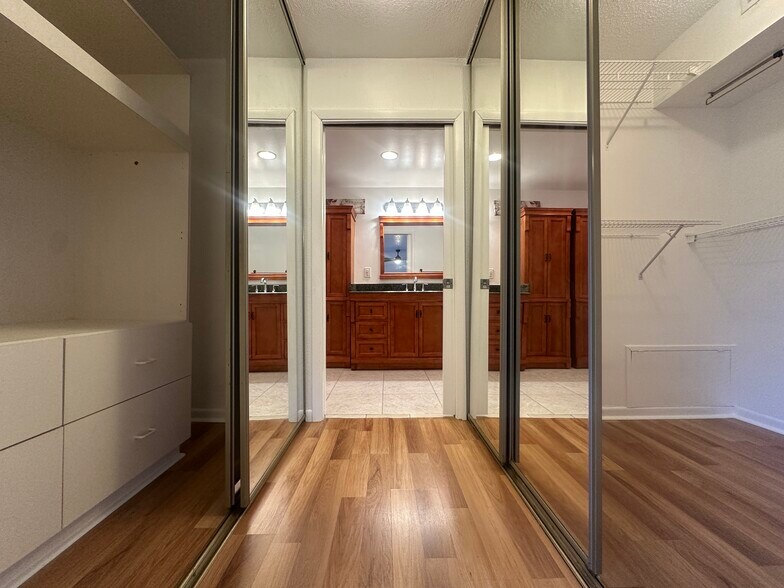 Building Photo - 8559 Boca Rio Dr