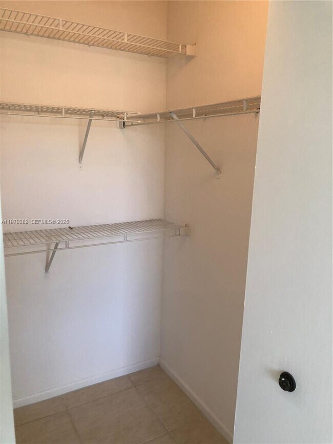 Building Photo - 2268 SE 27th Dr