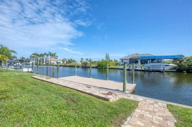 Building Photo - 15530 Aqua Cir