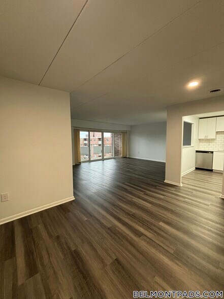 Building Photo - 51 Hill Rd