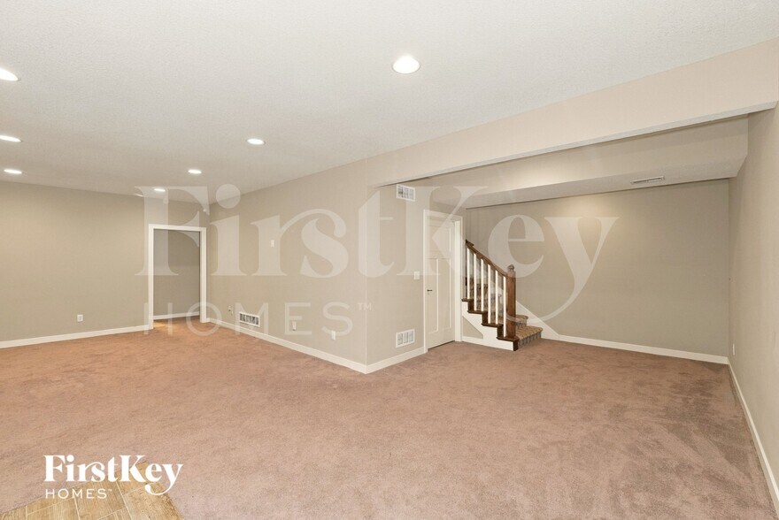 Building Photo - 15235 Knight Rd