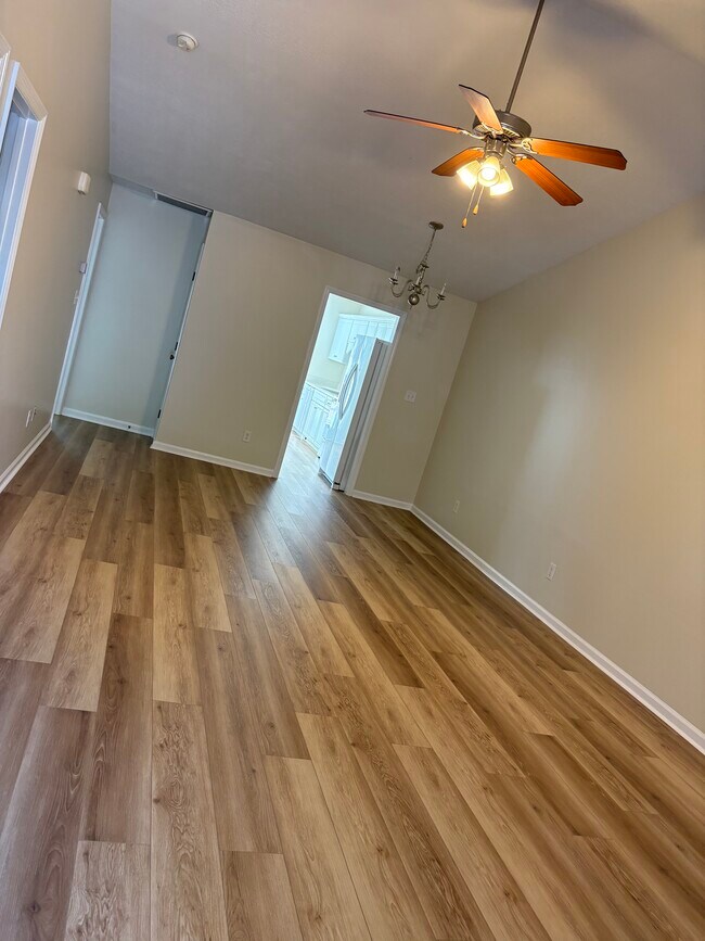 Building Photo - 1510 Abby Way
