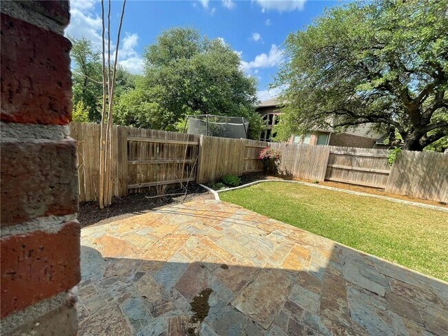 Building Photo - 704 S Frontier Ln