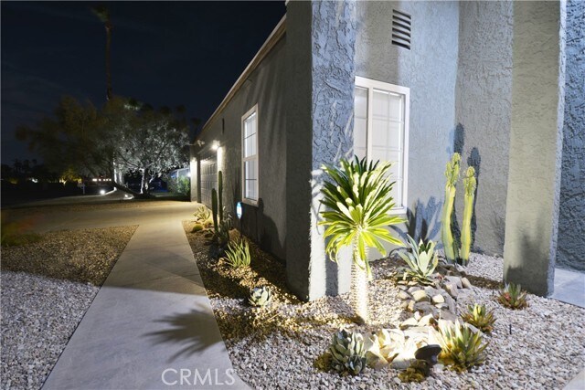 Building Photo - 2375 N San Antonio Rd