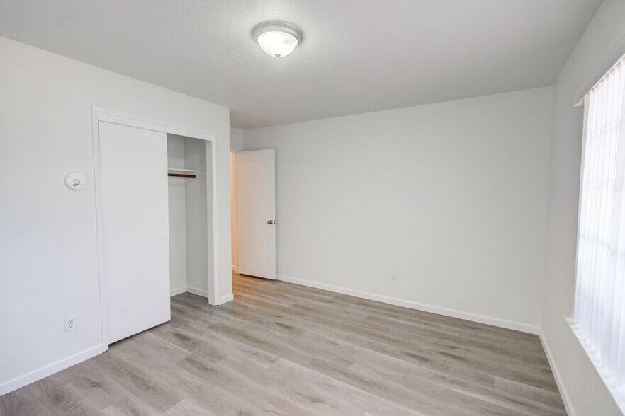 Building Photo - 259 Silver Star Ct