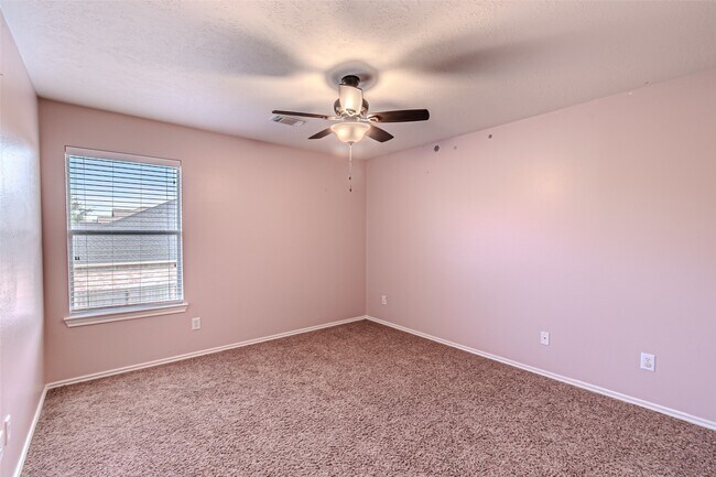 Building Photo - 17818 Serene Shore Dr