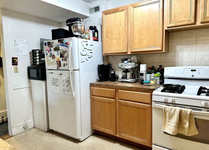 Primary Photo - 223 Summer St