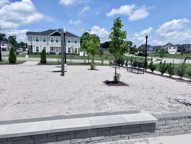 Building Photo - 175 Anise Ln